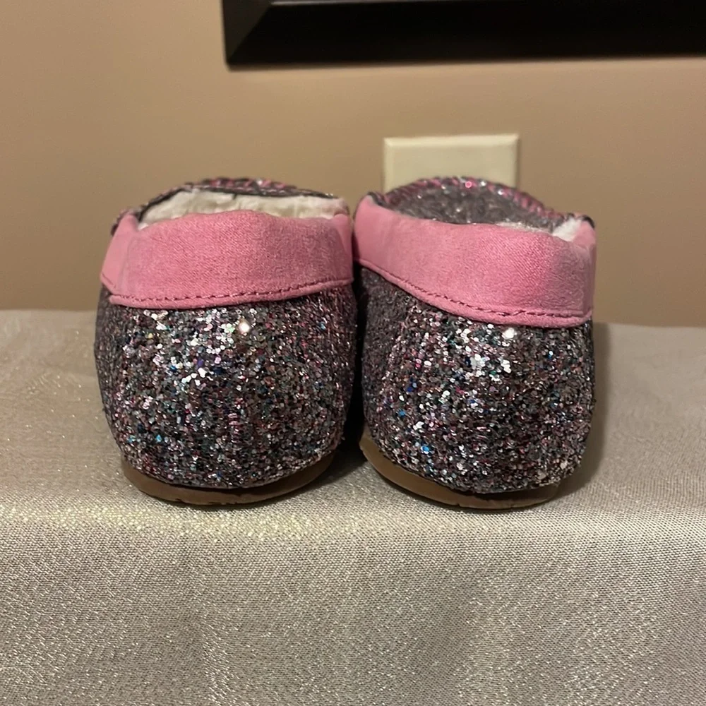 Land’s End Slippers, big kids size 4